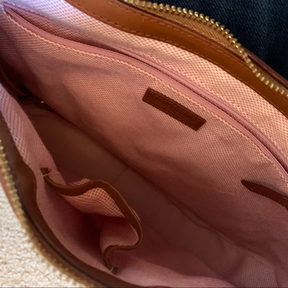 Dooney & Bourke Bag with Matching Wallet - Picture 9 of 12